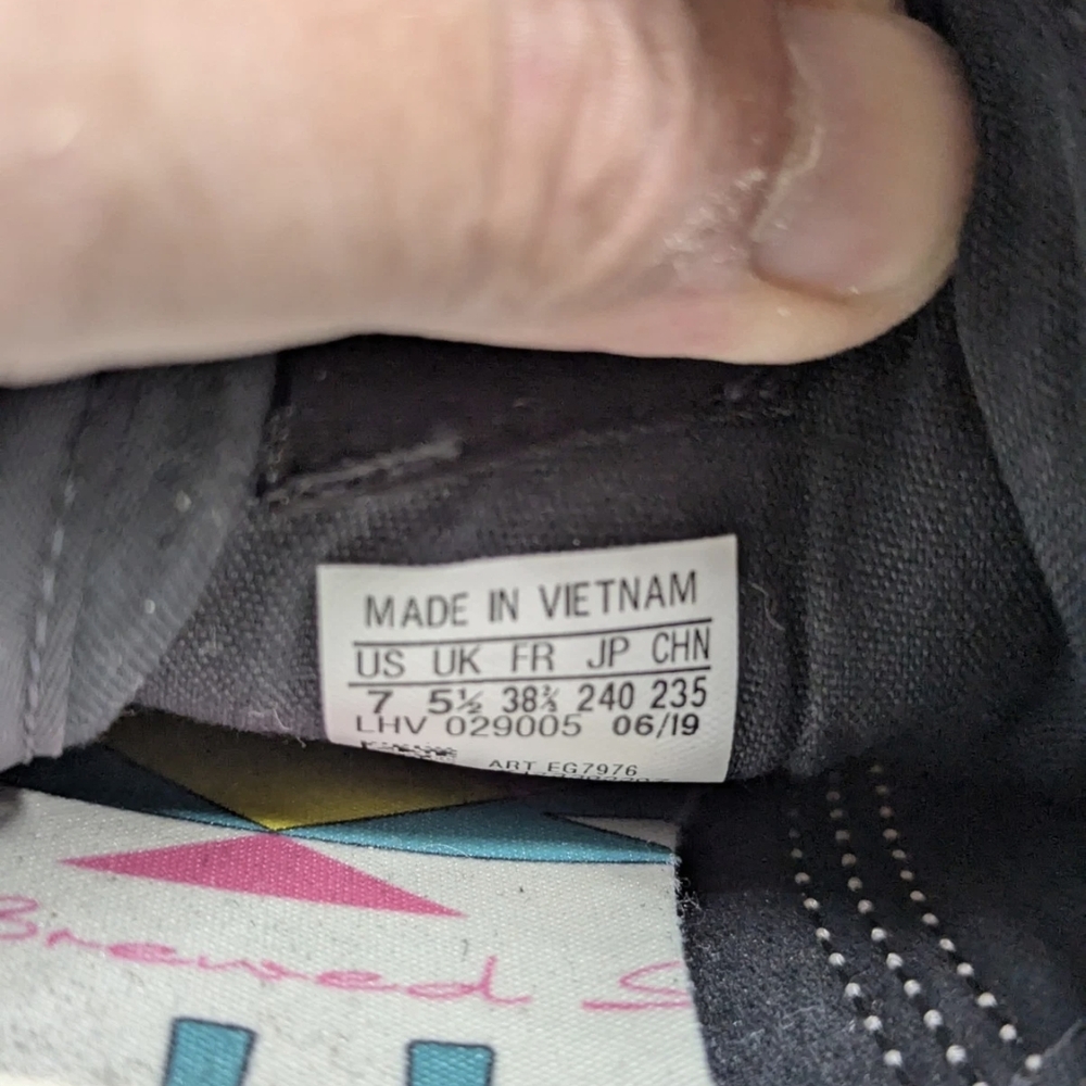 Adidas Black With Multicolor Pattern Athletic Sho… - image 3